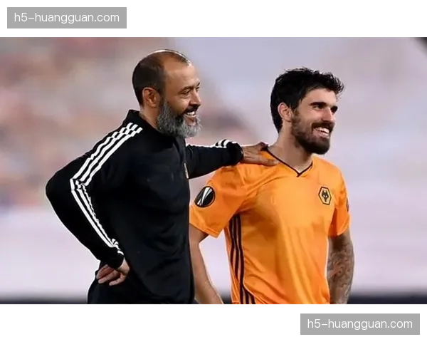 深度复盘：塞维利亚如何用高位逼抢战术遏制皇家社会的传控体系。